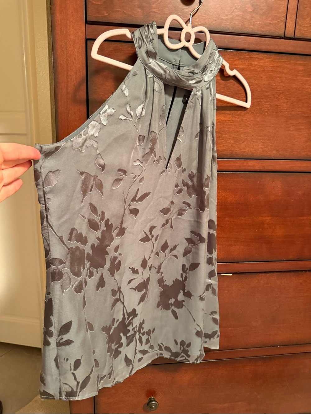 White House Black Market Gray Floral Satin Sleeveless Mock Neck Top